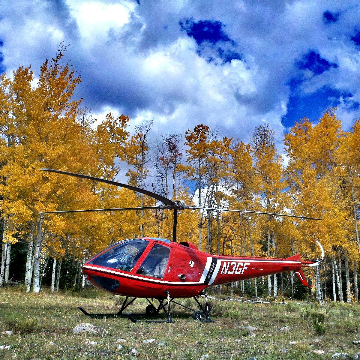 Enstrom 280F on Pipeline Patrol